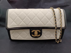 マトラッセイ/チェーンショルダー/バイカラー|CHANEL