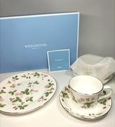 【未使用】ティーカップ&ソーサー ペアとプレートセット|WEDGWOOD