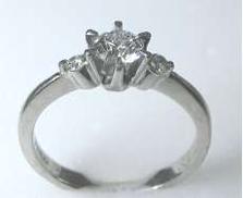 PT900ダイヤリング　7.5号　0.27 / 0.06ct|PT900/ダイヤリング