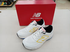 ニューバランス スニーカー ランニングシューズ 860|NEW BALANCE