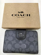 二つ折り財布|COACH