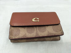三つ折り財布|COACH