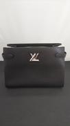 ツイスト・トート|LOUIS VUITTON