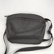 ショルダーポーチ|ARC'TERYX