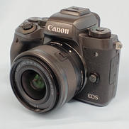 ミラーレス一眼レフ|CANON