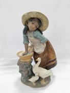 洗濯をする少女|LLADRO