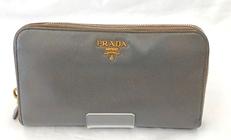 ラウンドファスナー長財布|PRADA