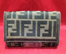二つ折り財布|FENDI