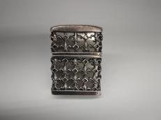 メタルジャケット　ユリ|ZIPPO