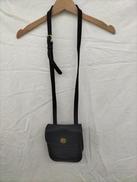 ショルダーバッグ レザー 無地|COACH