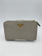 二つ折り財布|PRADA