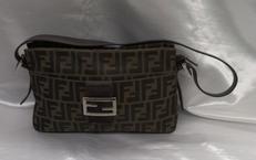 ショルダーバッグ|FENDI