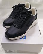 スニーカー|にゅ