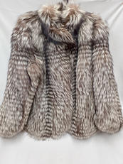 毛皮のコート|不明