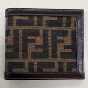 二つ折り財布|FENDI