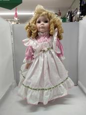 西洋　女の子　ドール|不明