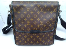 モノグラム・マカサー