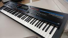 シンセサイザー|ROLAND