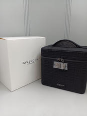 パニティ|GIVENCHY