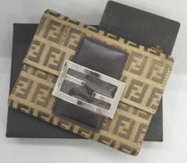 三つ折り財布|FENDI