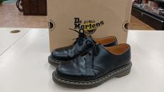 ホールシューズ|DR.MARTENS