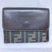 2つ折り財布|FENDI