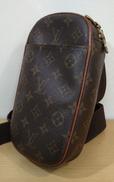 モノグラム　ポシェット・ガンジュ|LOUIS VUITTON