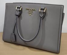 サフィアーノレザーハンドバッグ|PRADA