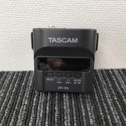 ピンマイク付き小型オーディオレコーダー|TASCAM