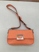 ショルダーバッグ|GUESS