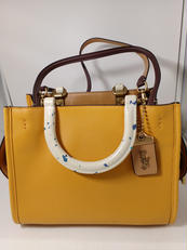 レザーショルダーバッグ|COACH