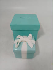 アクセサリーケース陶器BOXリボン|TIFFANY&CO.