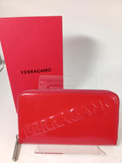 ラウンドファスナー　長財布　RED|FERRAGAMO