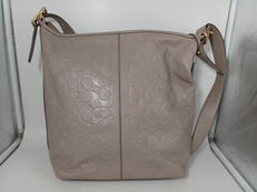 エンボスドレザーショルダーバッグ|COACH