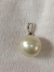 PT900石付きペンダントトップ|不明