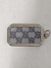 シルバーメタルレザー ペンダントトップ|GUCCI