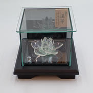 蓮華 水晶 美術品|山梨県水晶美術彫刻協同組合