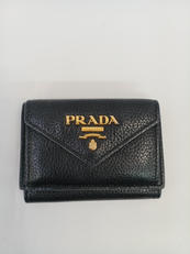 三つ折り財布 BLK|PRADA