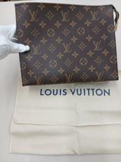 トイレトリーポーチ26|LOUIS VUITTON