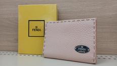 レザー二つ折り財布 ピンク|FENDI