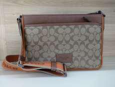 ディストリクト クロスボディ|COACH