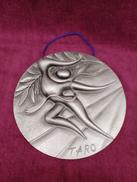 レリーフ|岡本太郎