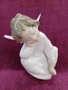 天使の考え事|リヤドロ