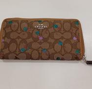 ラウンドファスナー長財布|COACH