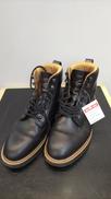 OMARI BLACK|DR.MARTENS