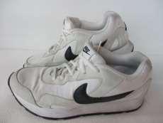 NIKE　スニーカー