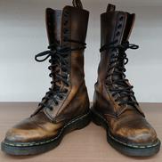 14ホールブーツ|DR.MARTENS