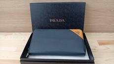 ラウンドファスナー長財布|PRADA