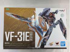 VF-31E ジークフリード チャック・マスタング機|BANDAI