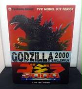 ゴジラ2000ミレニアム PVCモデルキット|ツクダホビー